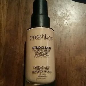 Smashbox Studio Skin Foundation